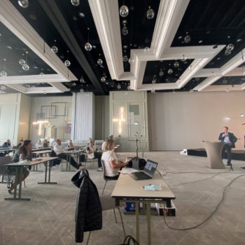 Jak z sukcesem zorganizować spotkanie hybrydowe?