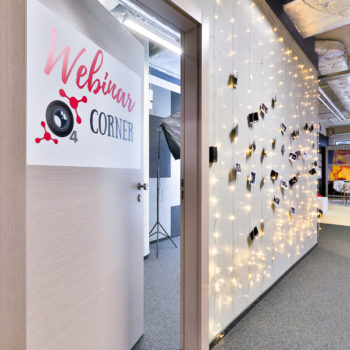 Spotkanie hybrydowe lub nagranie video? Zorganizuj to w O4 Coworking i Webinar Corner :)