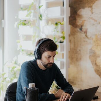 Zrób prezent sobie lub komuś bliskiemu. Pracuj tak jak lubisz, w O4 Coworking – nowy świąteczny pakiet na 5 dni pracy