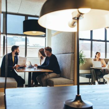 Dedykowane biurka dla freelancerów na wyłączność w O4 Coworking w Gdańsku